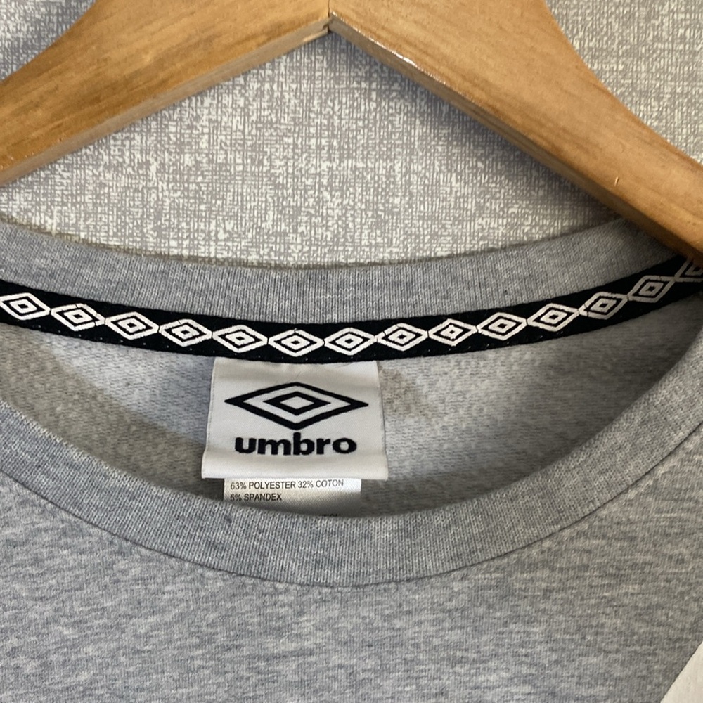 Umbro Gray Cropped Sweatshirt with White Logo Accent - Picture 2 of 6